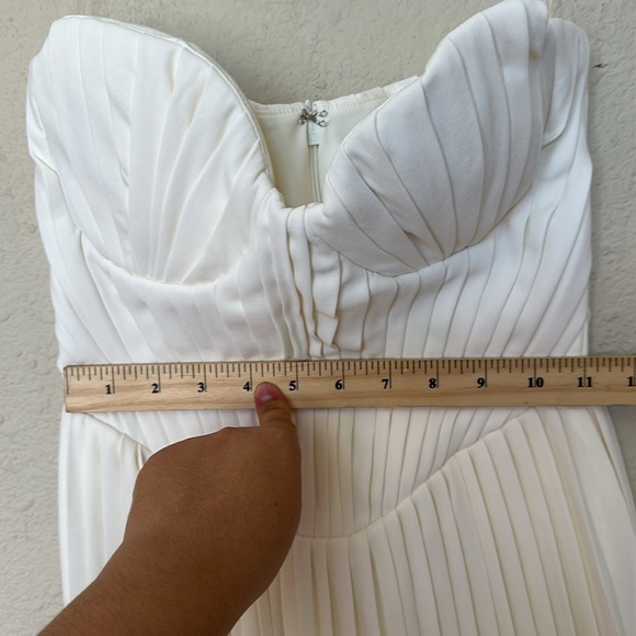 HOUSE OF CB 'Amorata' Ivory Pleated Maxi Dress NWOT size XS - Picture 10 of 17